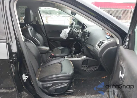 2018 Jeep Compass Latitude 4X4 from USA, damaged, VIN 3C4NJDBB6JT153043